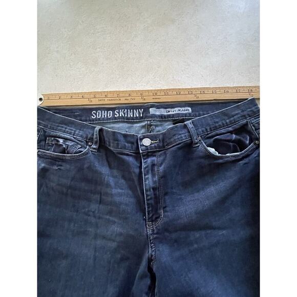 DKNY SOHO Skinny Womens Size 16 Stretch Medium Wash Mid Rise Denim Blue Jeans - Picture 8 of 13